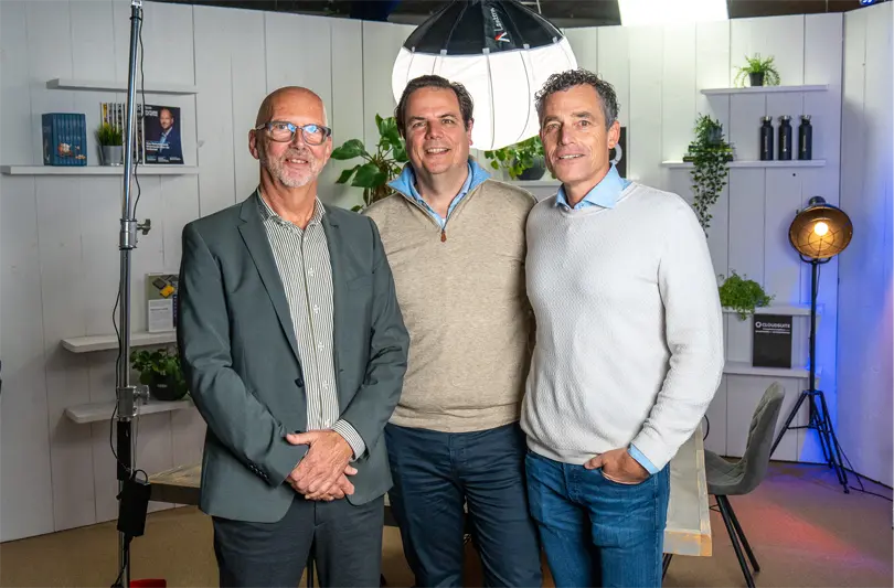 Foto podcast 5 host en gasten