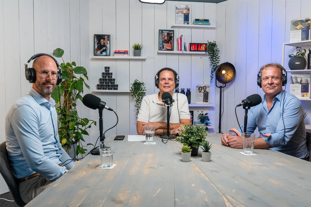 Foto podcast s2 a1 host en gasten
