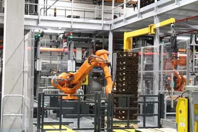 Robot in Van Gelder warehouse
